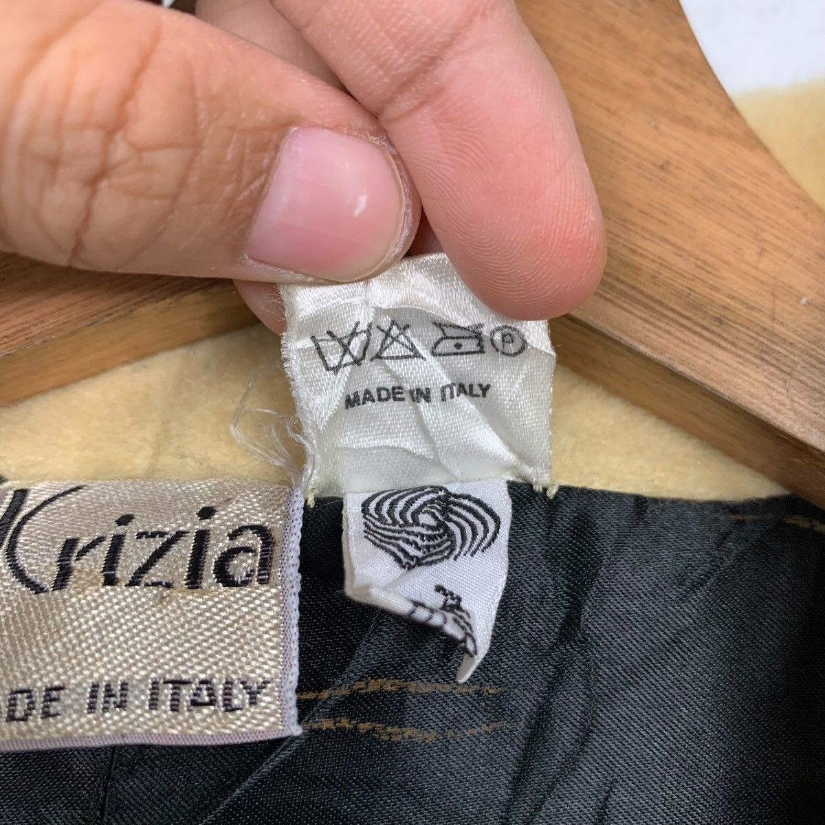 Krizia Uomo Vintage 90's KRIZIA Asymmetrical Wool Jacket #2874-C130 Size M / US 6-8 / IT 42-44 - 16 Thumbnail