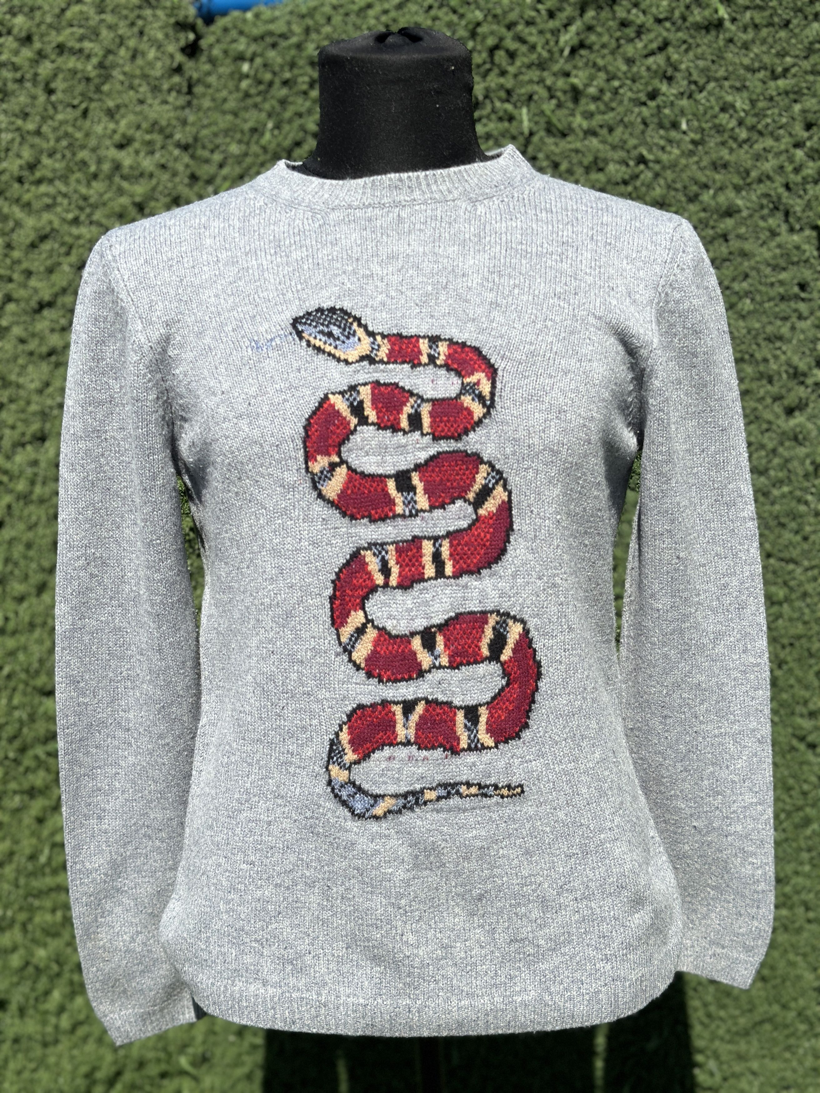 Gucci Luxury Gucci Knit Snake Sweater Crew Neck Size M Size US M / EU 48-50 / 2 - 17 Thumbnail