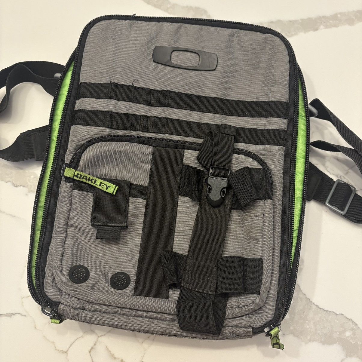 Oakley Oakley Y2K One Strap 16in Laptop Shoulder Bag Size ONE SIZE - 1 Thumbnail