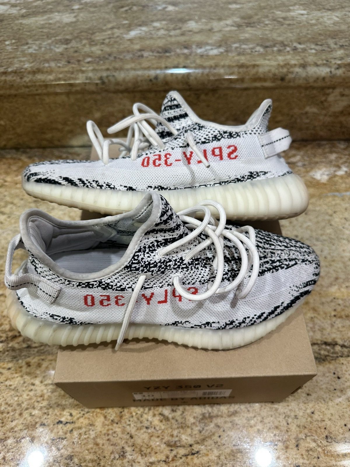 Yeezy Yeezy 350 V2 ZEBRA Size US 10 / EU 43 - 2 Thumbnail
