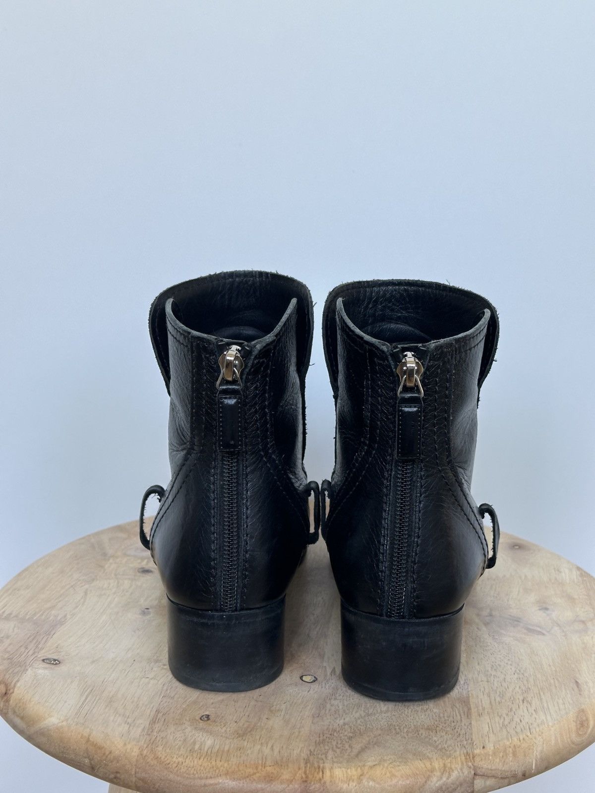 Chanel Chanel Black Leather Ankle Boots CC Logo Size 36 Size US 5 / IT 35 - 6 Thumbnail