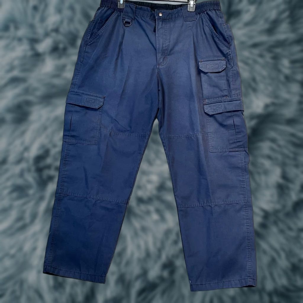 Propper Propper Cargo Pants Mens 40x30 Blue Cargo Pants Mens 40x30 Blue Cargo/Pants casual Men 40x30 Blue Propper Marine Pattern Solid Size US 40 / EU 56 - 1 Thumbnail