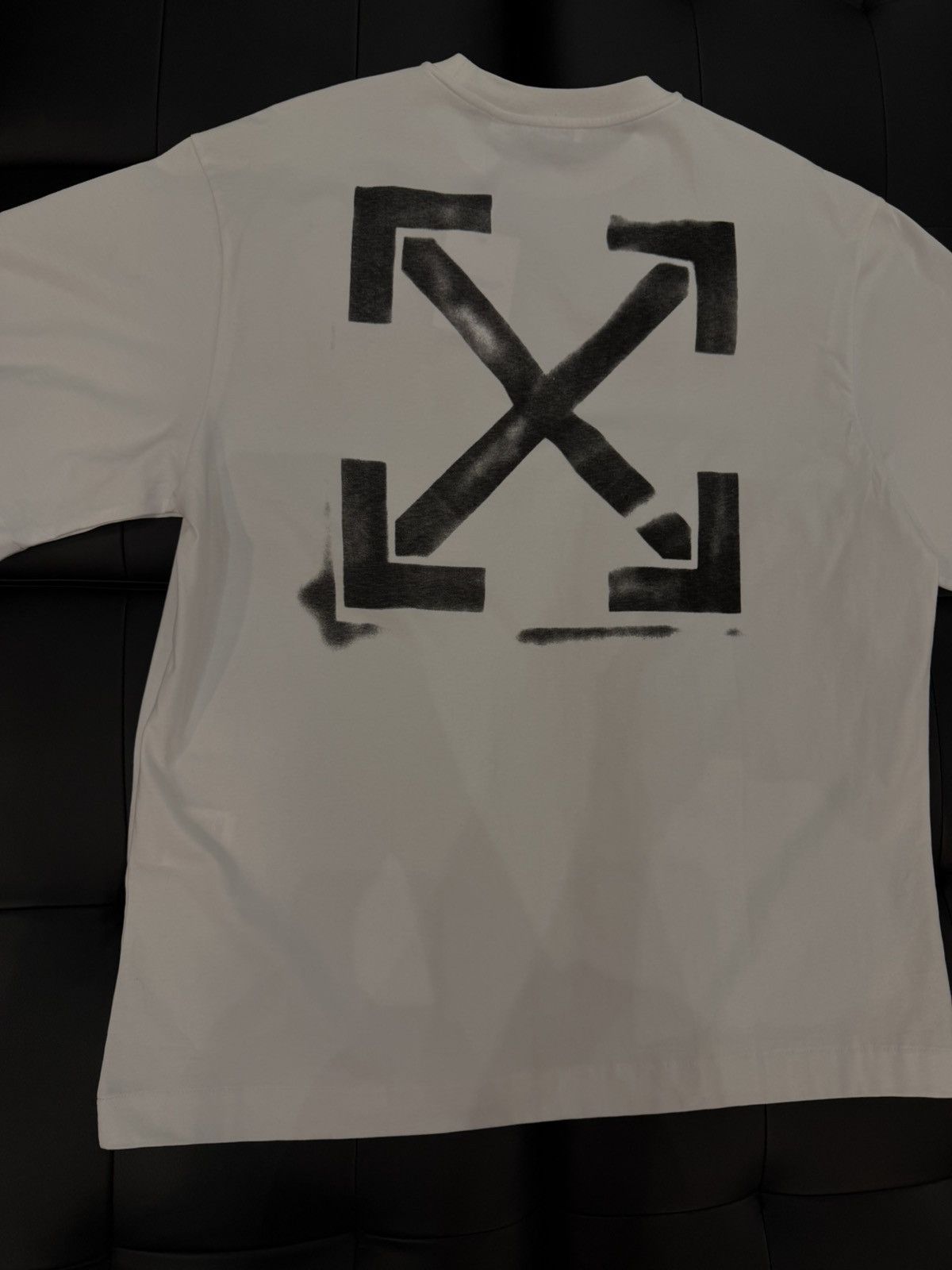 Off-White Size M - Off-White Spray Arrow T-Shirt White Size US M / EU 48-50 / 2 - 2 Thumbnail