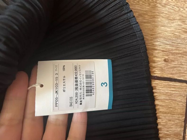 Issey Miyake Issey Miyake size:3 Black pleated short-sleeved shirt Size XS / US 0-2 / IT 36-38 - 4 Thumbnail