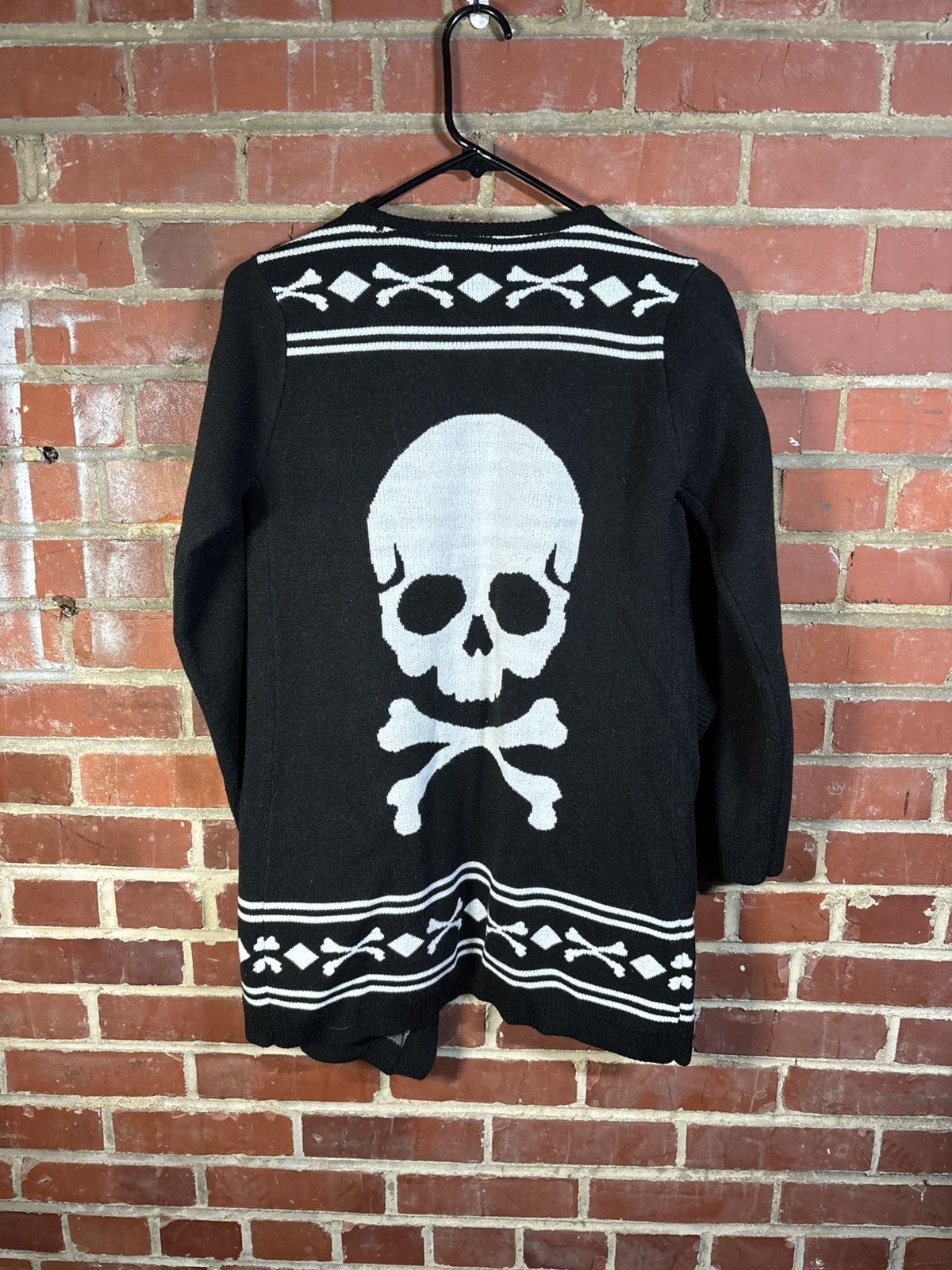 Hot Topic Hot Topic Skull & Crossbones Girls Open Cardigan Goth Small Size S / US 4 / IT 40 - 1 Thumbnail