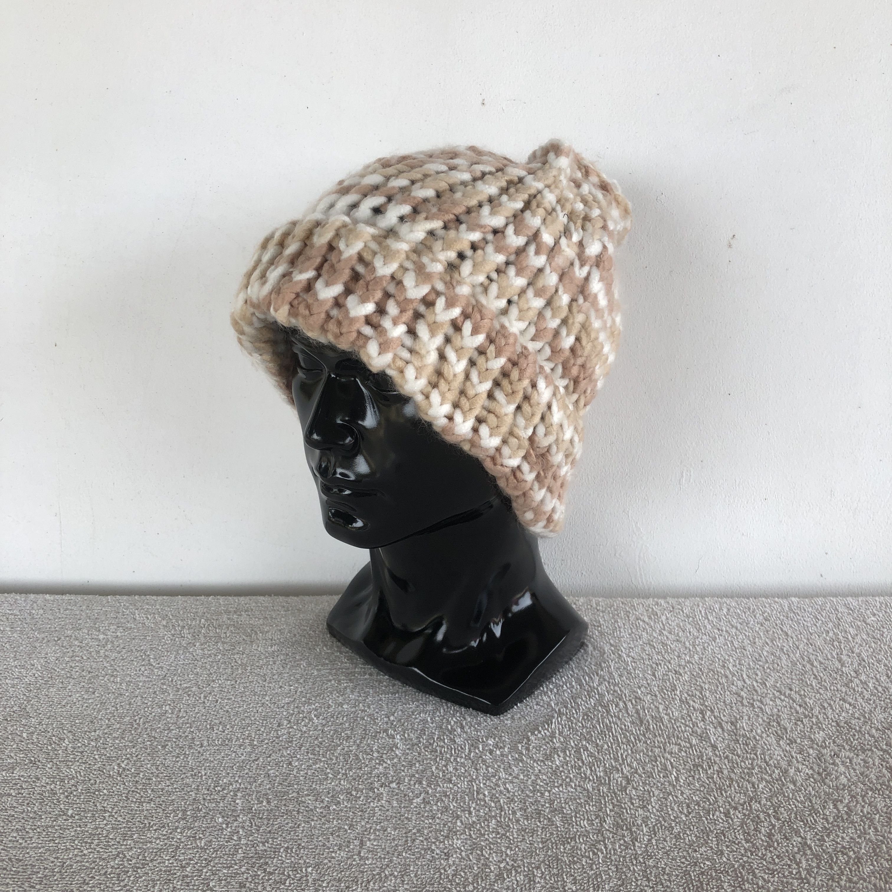Japanese Brand Vintage Knitted Beanie Unknown Snow Caps Japanese Hats Size ONE SIZE - 1 Thumbnail