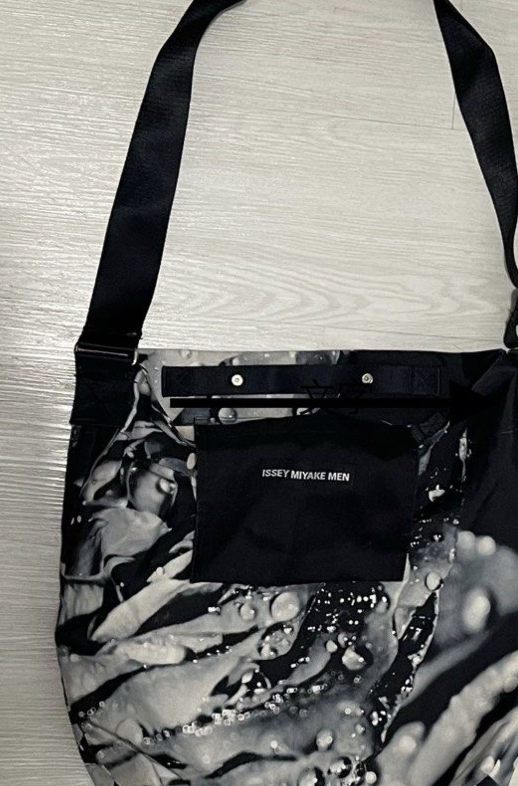 Issey Miyake × Pleats Please Issey Miyake Issey Miyake Pleated special fabric bag Size ONE SIZE - 3 Thumbnail