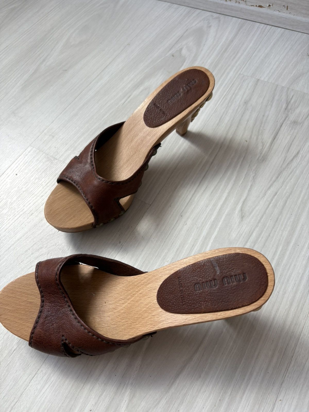 Miu Miu Miumiu clog mules Size US 7.5 / IT 37.5 - 15 Thumbnail