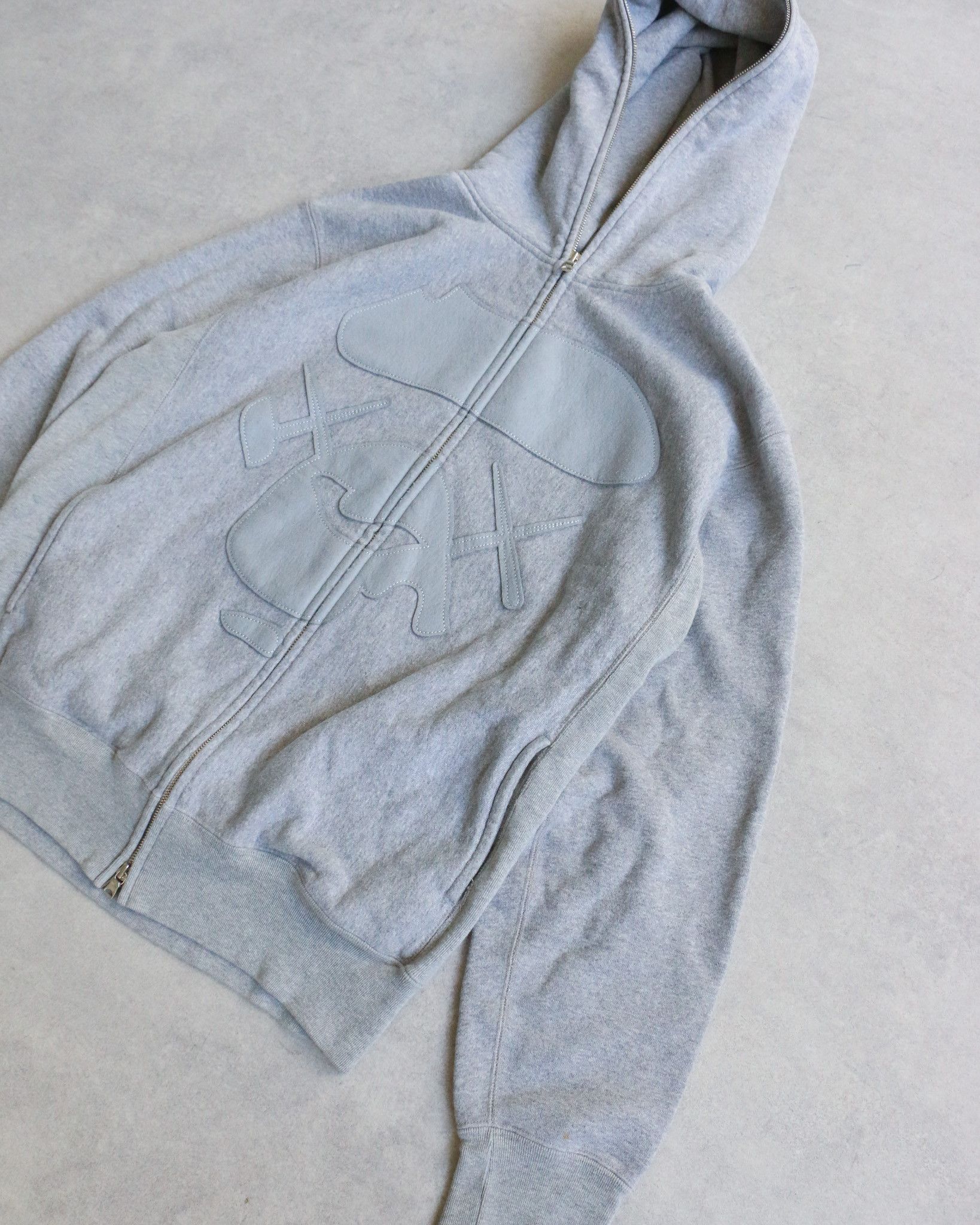 Bape BAPE Kaws Tonal Logo Zip Up Hoodie Grey Size US M / EU 48-50 / 2 - 2 Thumbnail