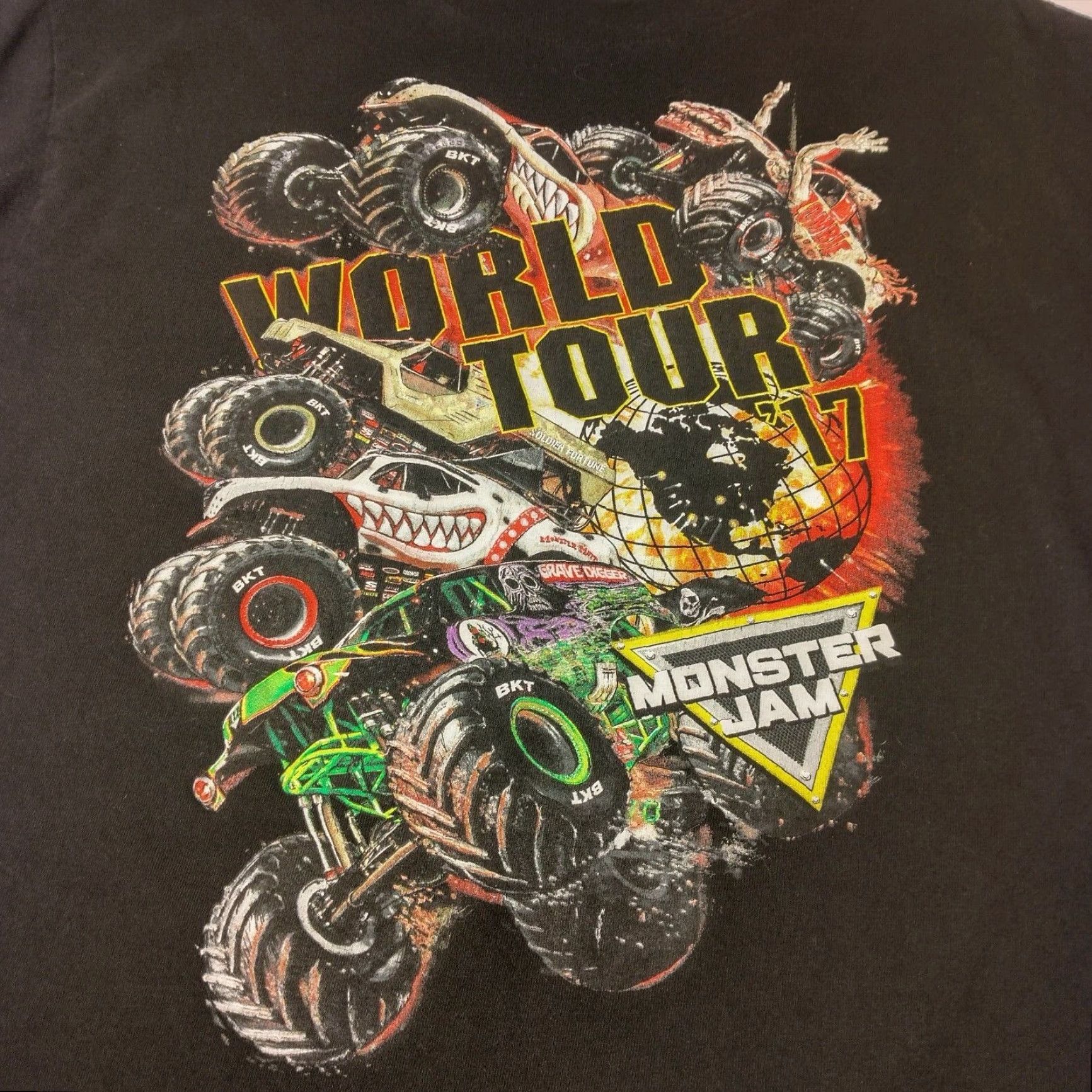 Vintage Monster Jam World Tour 2017 Shirt Men Large Grave Digger Trucks Black 4WD READ Size US L / EU 52-54 / 3 - 2 Thumbnail