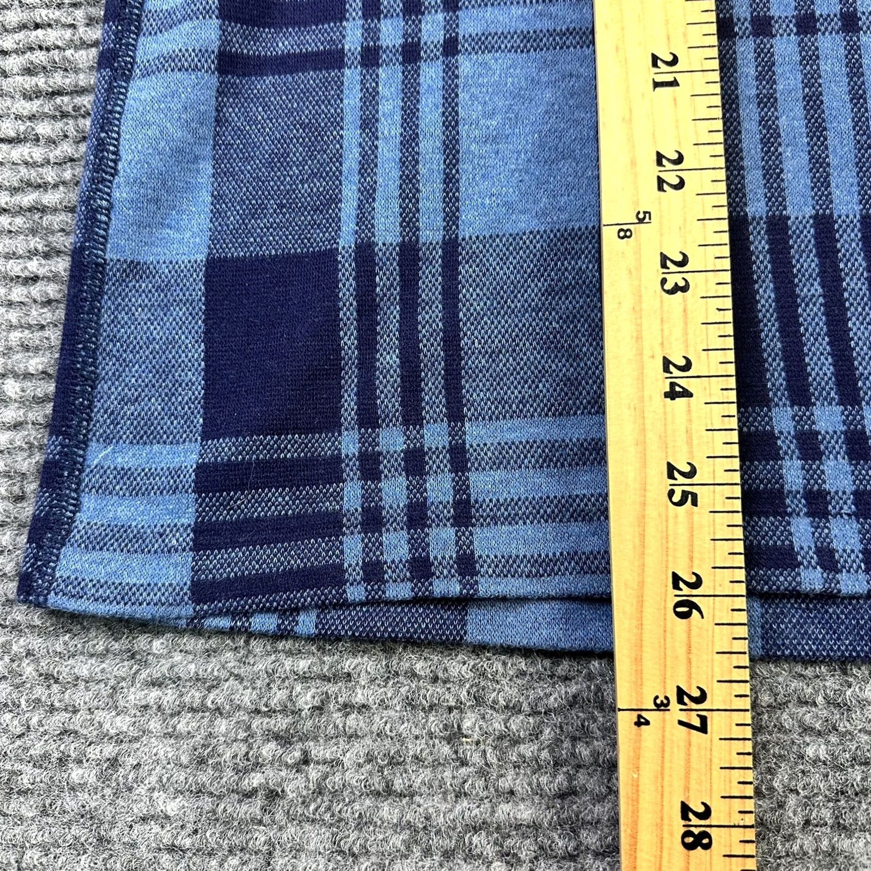 Vintage VINTAGE LL Bean Men’s Medium T Shirt Blue Plaid Long Sleeve Henley Neck Made In USA Shirt Size US M / EU 48-50 / 2 - 6 Thumbnail