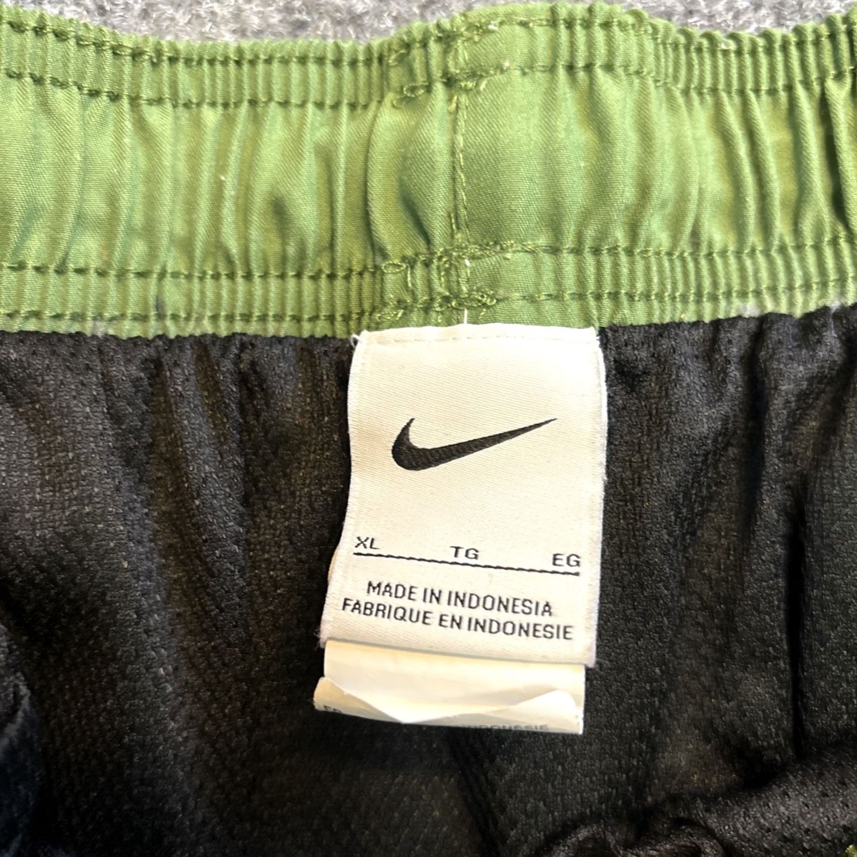 Nike Nike Men’s Solid Green Flat Front Swim Trunks Shorts Pockets Lined XL NESSA559 Size US 31 - 2 Thumbnail