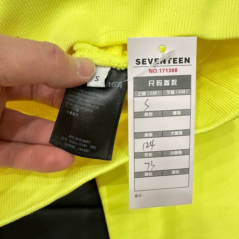 Balenciaga Balenciaga Neon Green Letter Hoodie Size US S / EU 44-46 / 1 - 7 Thumbnail