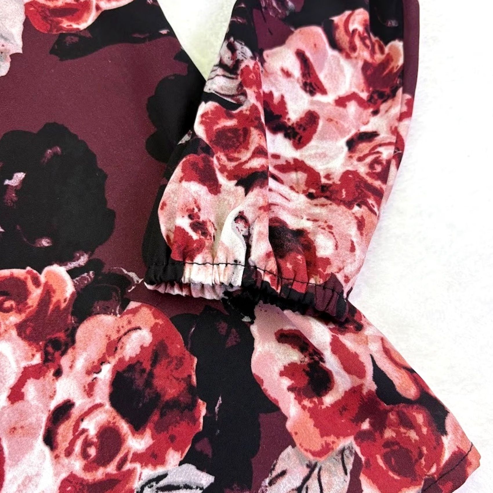 Vintage Philosophy Blouse XS Long Sleeve Round Neck Back Button Shirred Cuffs Solid Burgundy Floral 100% Polyester Women’s Shirt Casual Workwear Size XS / US 0-2 / IT 36-38 - 6 Thumbnail