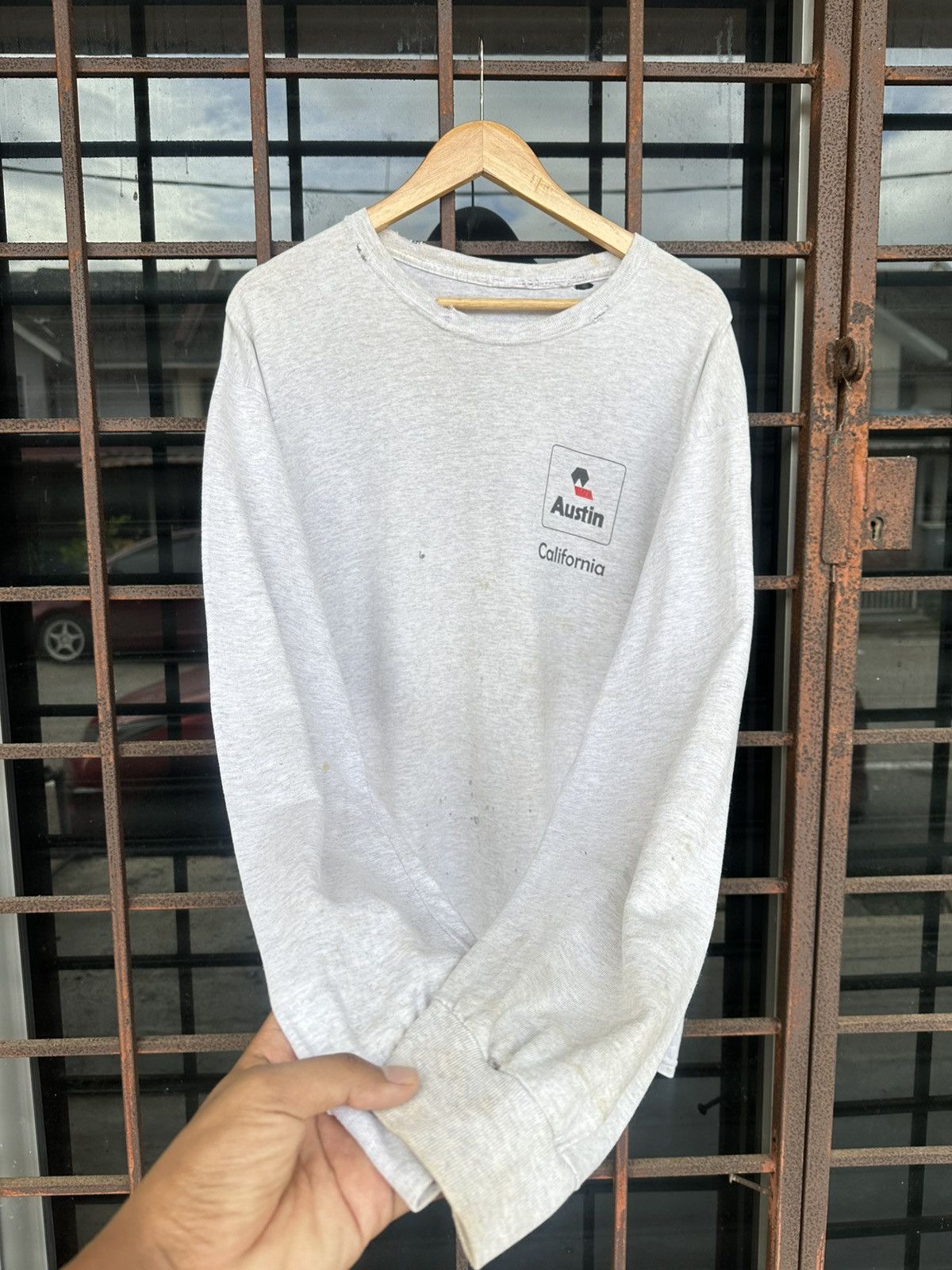 Vintage Thrashed Distressed ERD Grunge Austin California Crewneck Size US XL / EU 56 / 4 - 1 Thumbnail