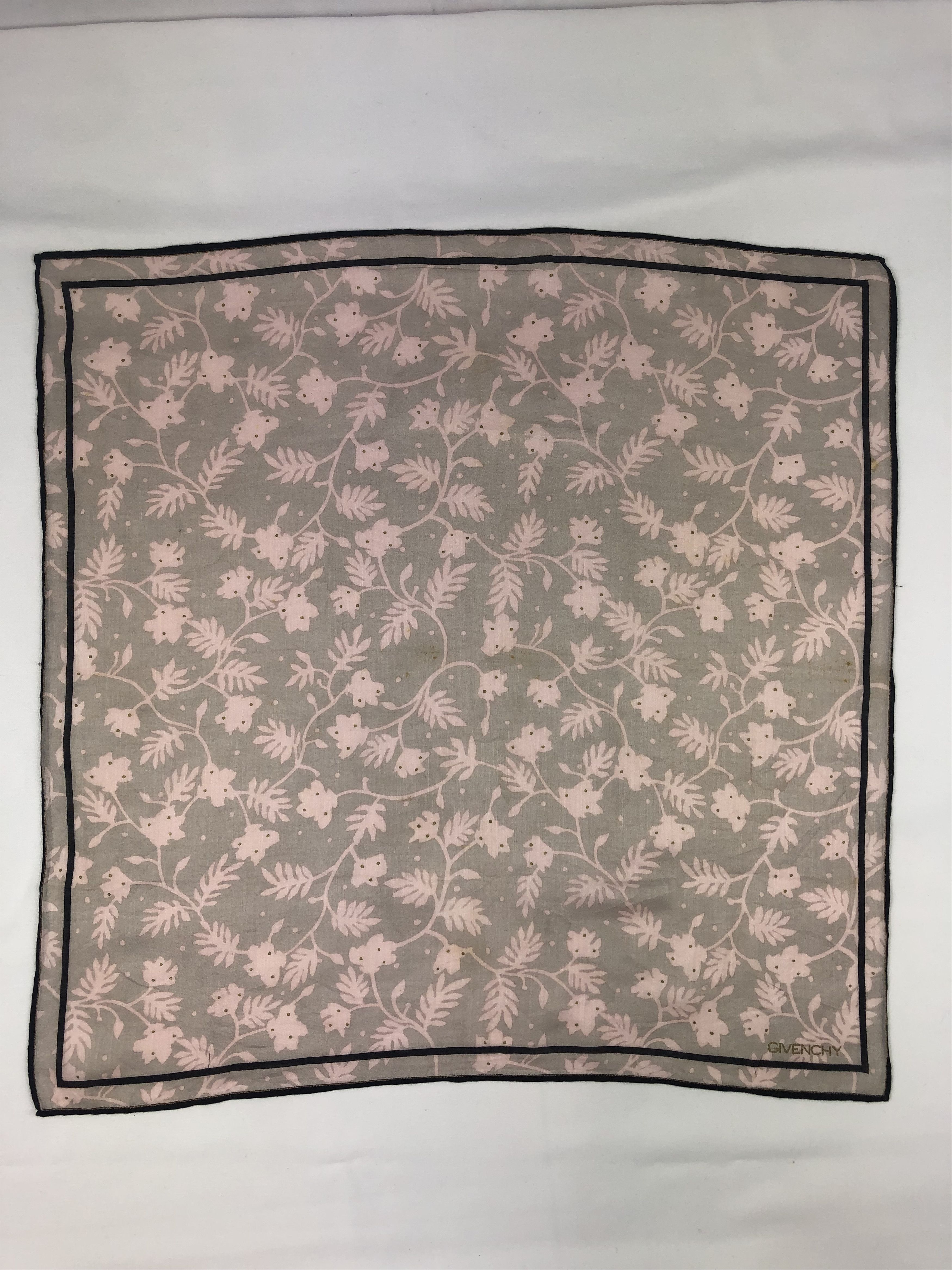 Vintage Givenchy Floral Handkerchief / Bandana / Neckerchief Size ONE SIZE - 3 Thumbnail