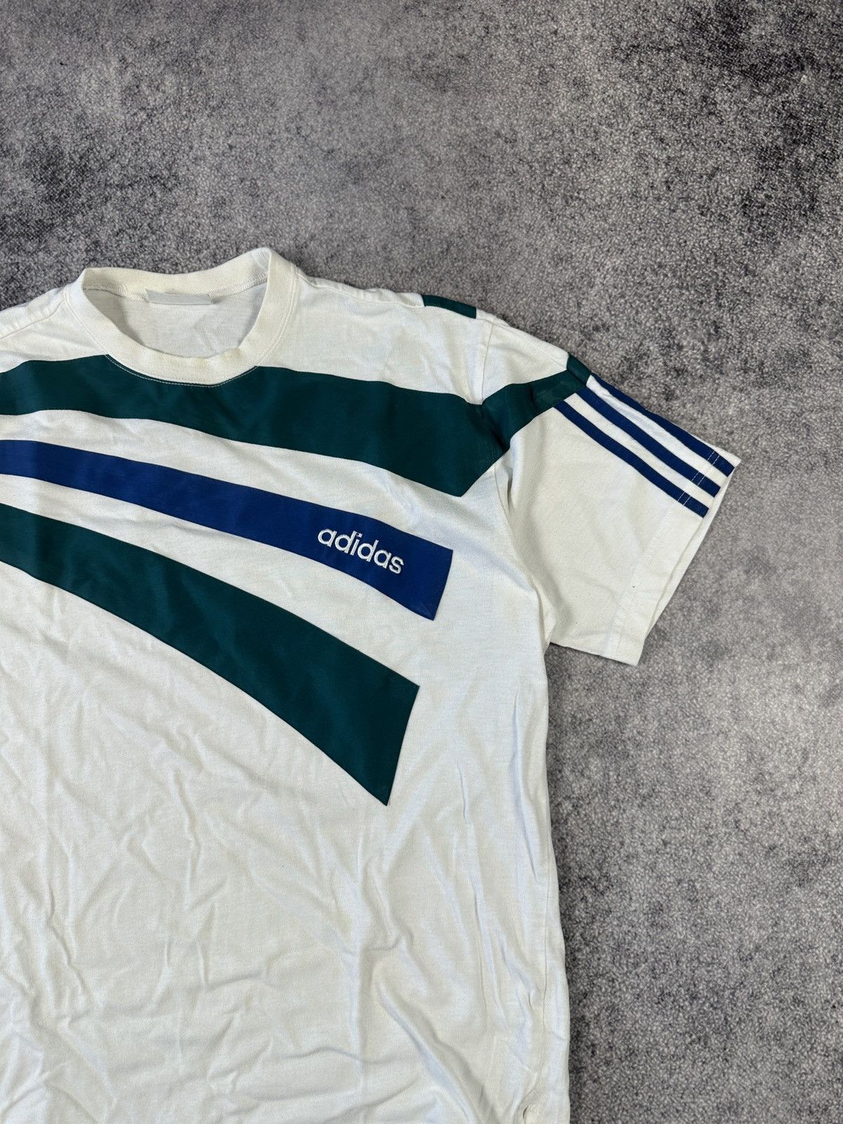 Vintage Y2K Vintage Adidas T-shirt Streetwear Rare Casual Logo VTg M Size US M / EU 48-50 / 2 - 3 Thumbnail
