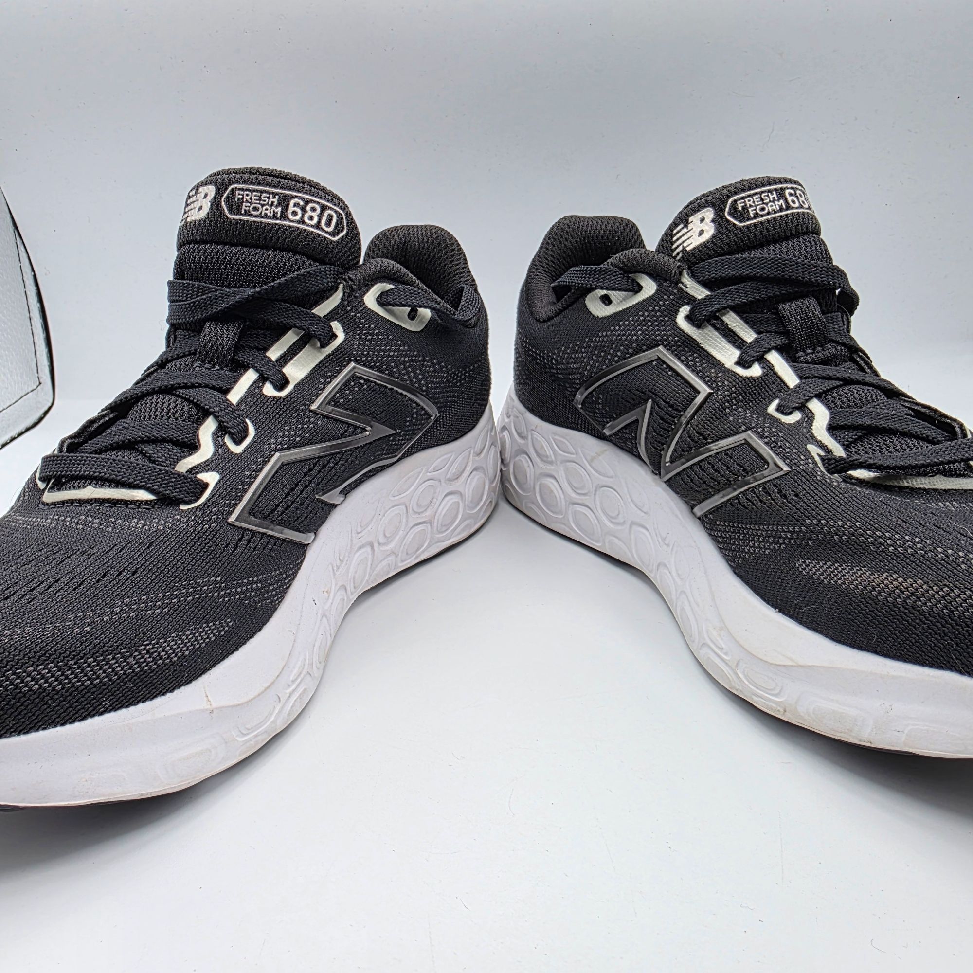 New Balance New Balance Fresh Foam 680v8 Womens Size 8 Black Athletic Sh Size US 8 / IT 38 - 2 Thumbnail