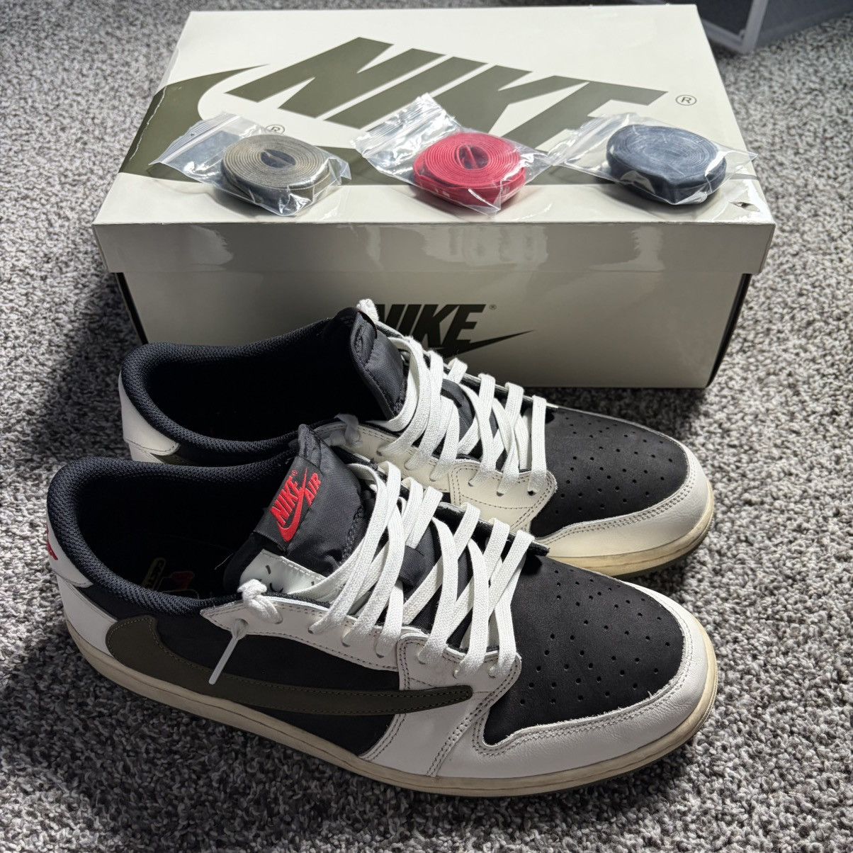 Jordan Brand × Travis Scott Travis Scott Jordan Lows Olive Size US 12.5 / EU 45-46 - 1 Thumbnail