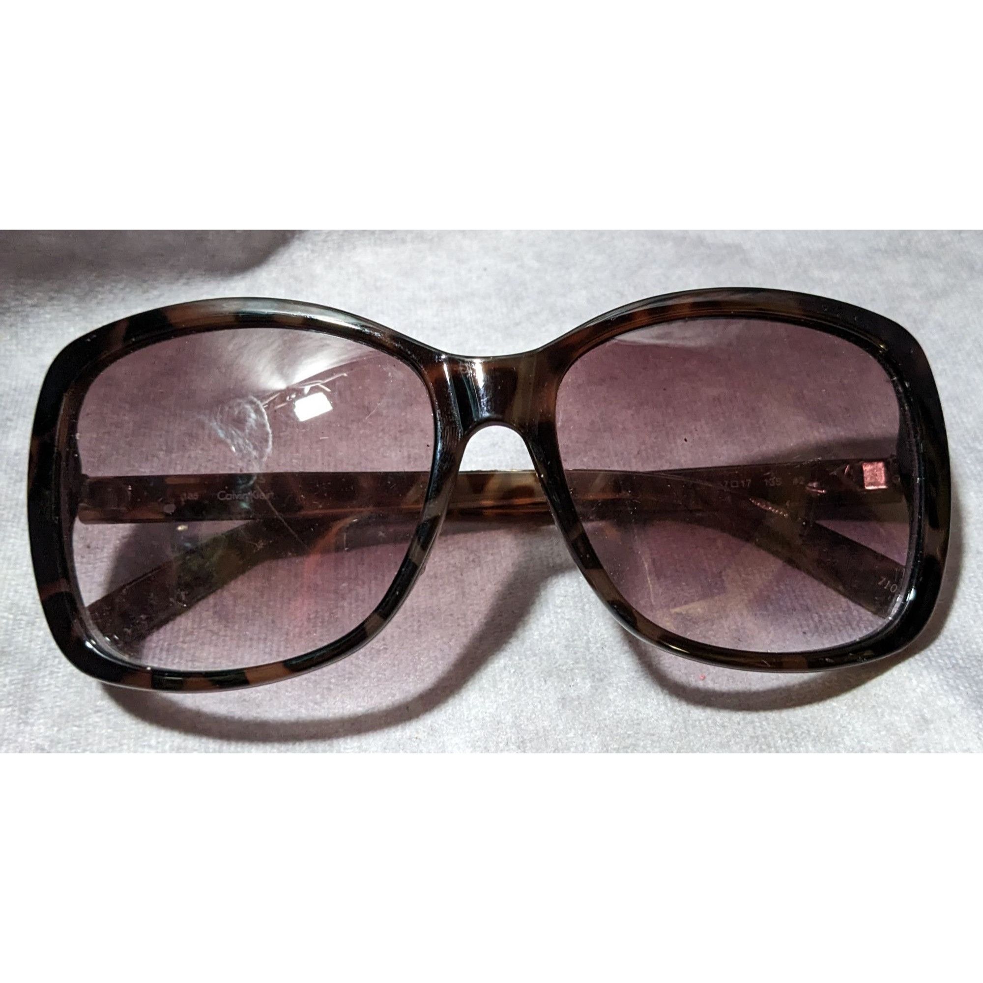 Calvin Klein Calvin Klein Preppy Tortoise Butterfly Frame Sunglasses Size ONE SIZE - 4 Thumbnail