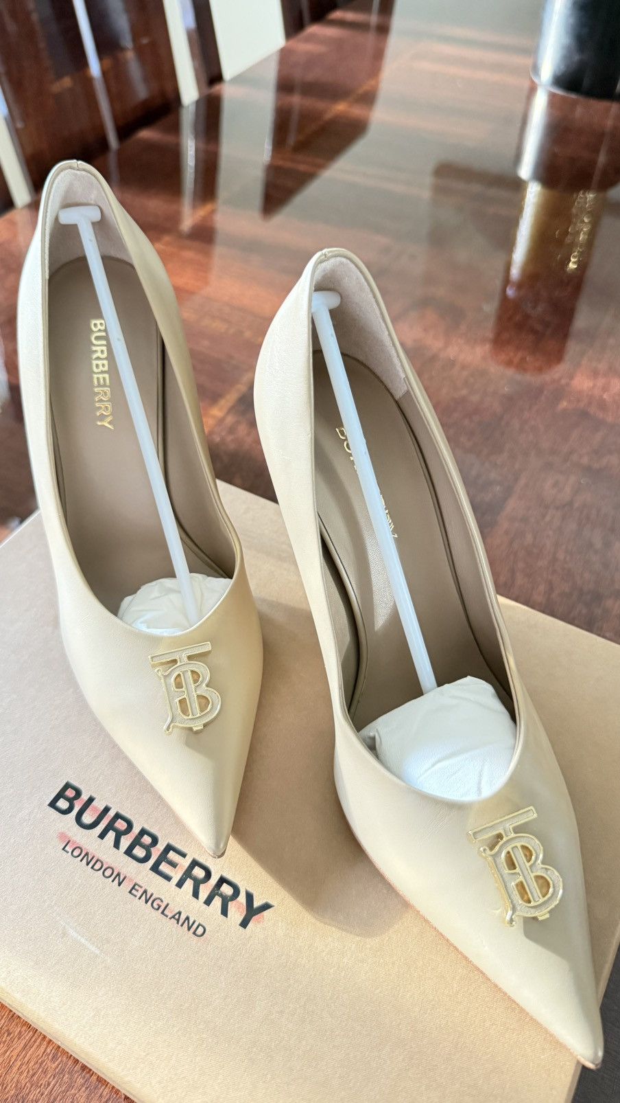 Burberry Burberry Heel Size US 6 / IT 36 - 2 Thumbnail