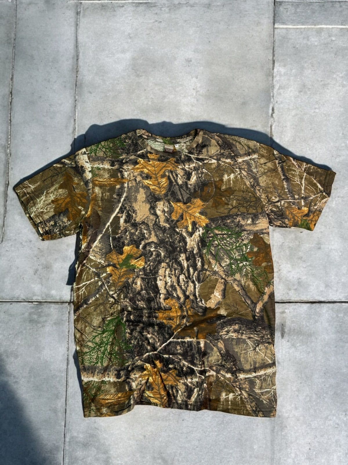 Japanese Brand × Realtree Vintage Realtree tee mossy oaks y2k camo swag drip skater Size US XL / EU 56 / 4 - 1 Thumbnail