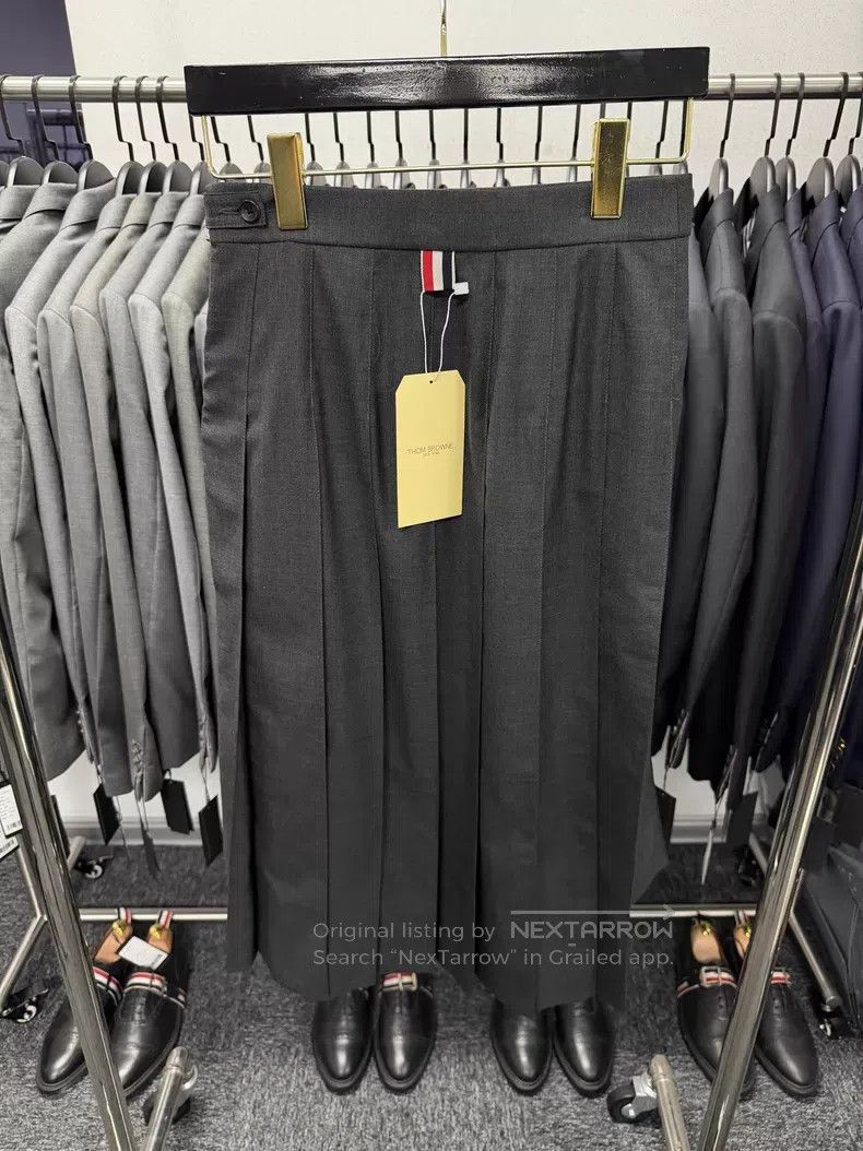 Thom Browne Thom Browne Pleated Skirt Size 24" / US 00 / IT 34 - 2 Thumbnail