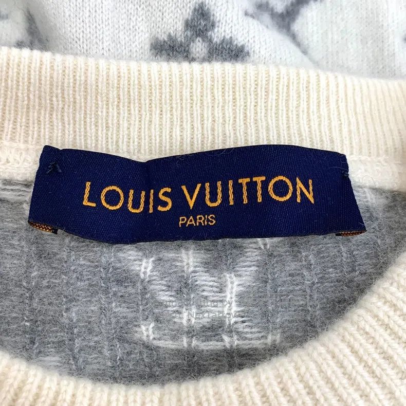 Louis Vuitton Louis Vuitton Beige back logo presbyopic full print cashme Size US S / EU 44-46 / 1 - 5 Thumbnail