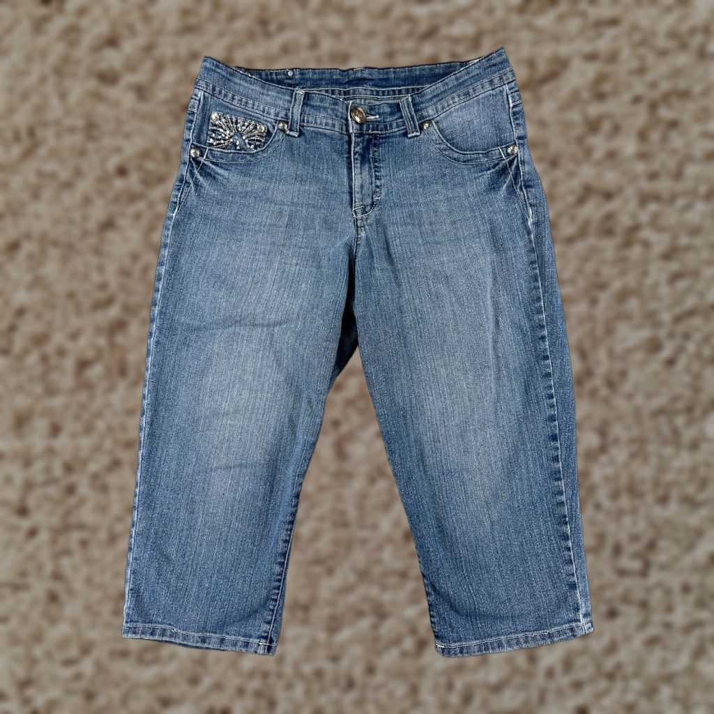Style & Co VINTAGE Style & Co Blue Denim Capri Pants Womens Size 10P Floral Embroidered Cropped Size 32" / US 10 / IT 46 - 1 Thumbnail