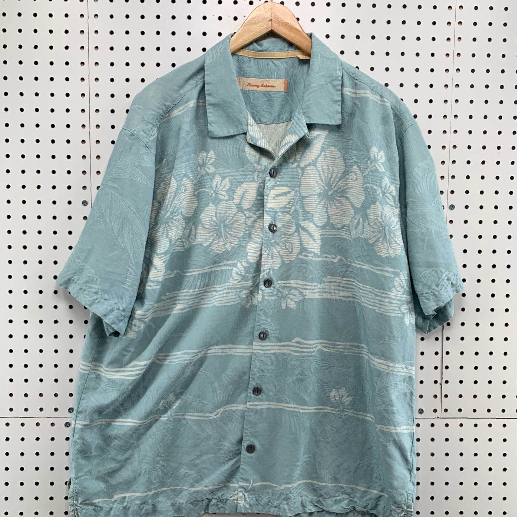 Tommy Bahama Tommy Bahama Shirt Men XL Blue Silk Floral Pattern Short Sleeve Button-Up Size US XL / EU 56 / 4 - 7 Thumbnail