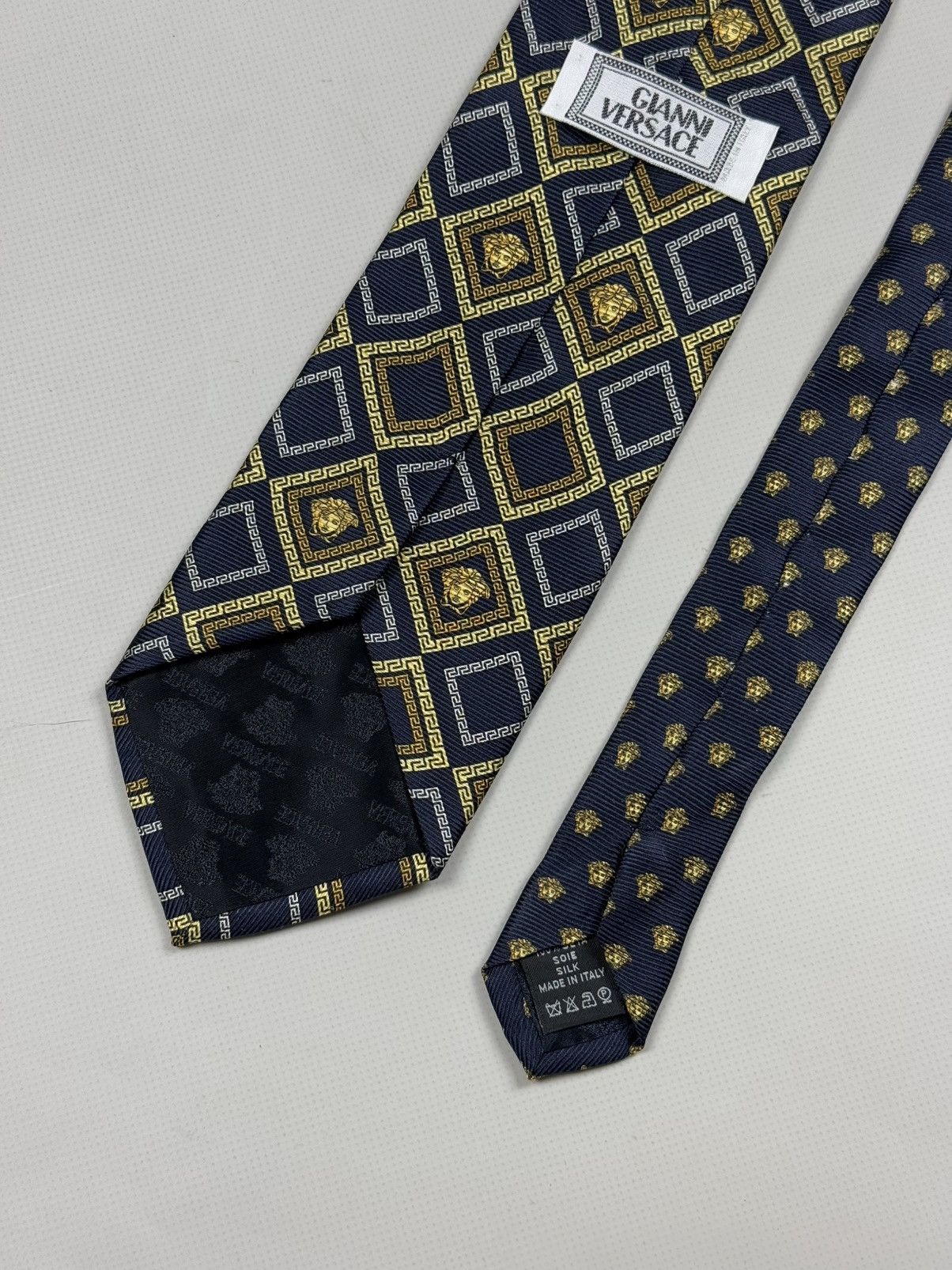 Versace × Vintage Gianni Versace Vintage Medusa Head Silk Patterned Tie Size ONE SIZE - 6 Thumbnail