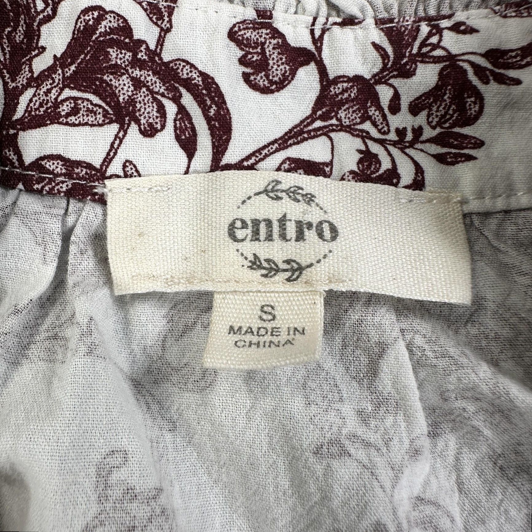 Vintage Entro Blouse Womens Small White Burgundy Floral Ruffle V Neck Sleeveless Top Size S / US 4 / IT 40 - 3 Thumbnail