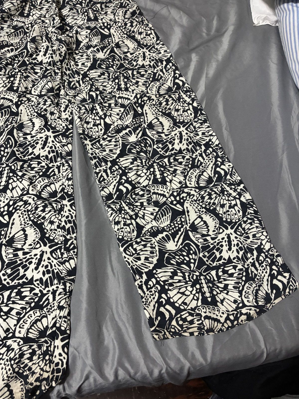 Dries Van Noten Dries Van Noten Butterfly Print Wide Leg Trousers Size 26" / US 2 / IT 38 - 2 Thumbnail
