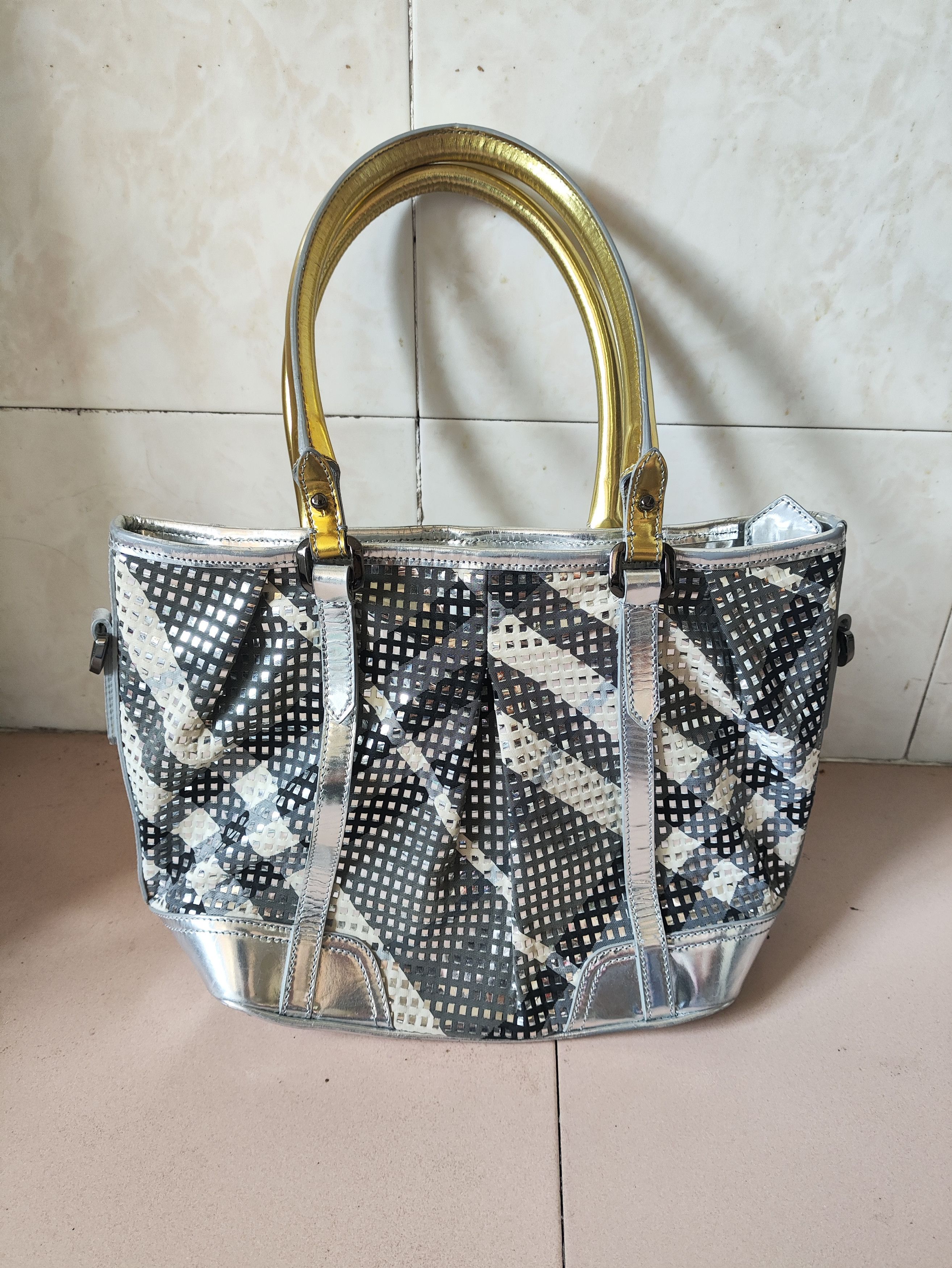 Burberry Archive Metal sheet silver handbag Size ONE SIZE - 1 Thumbnail