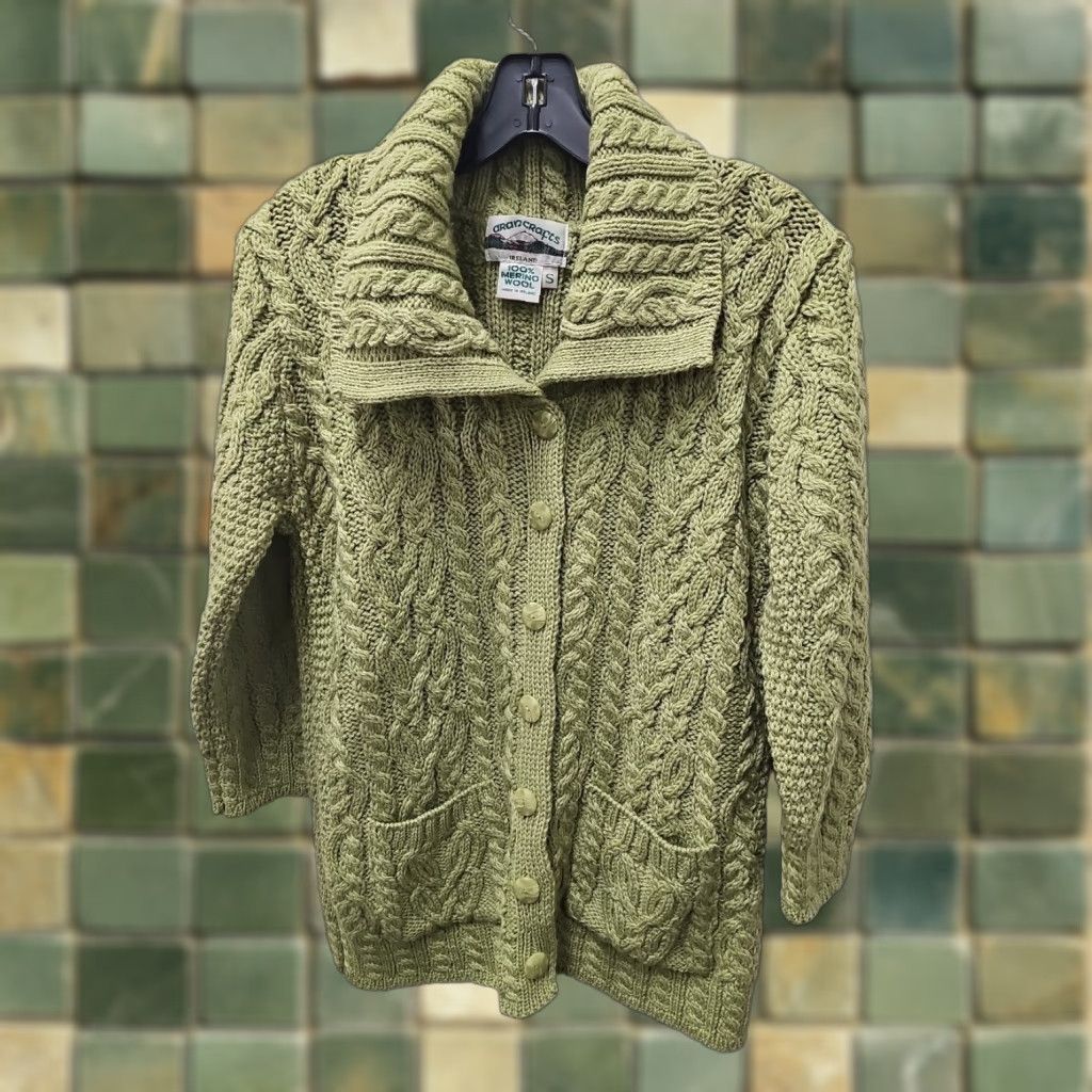 Vintage VINTAGE Aran Crafts Cardigan Sweater Green Wool Chunky Cable Knit Button S Small Womens Regular Long Sleeve Size S / US 4 / IT 40 - 1 Thumbnail
