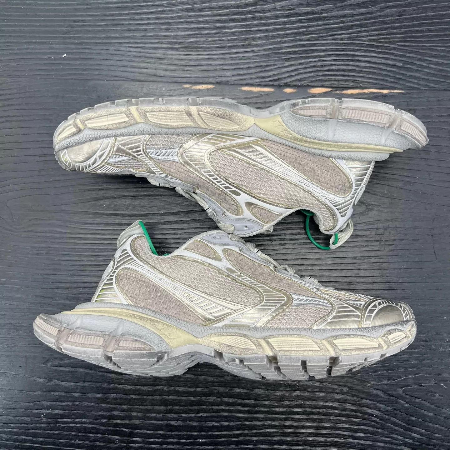 Balenciaga Balenciaga 3XL Light Gray Size 43 Worn Once Size US 10 / EU 43 - 2 Thumbnail