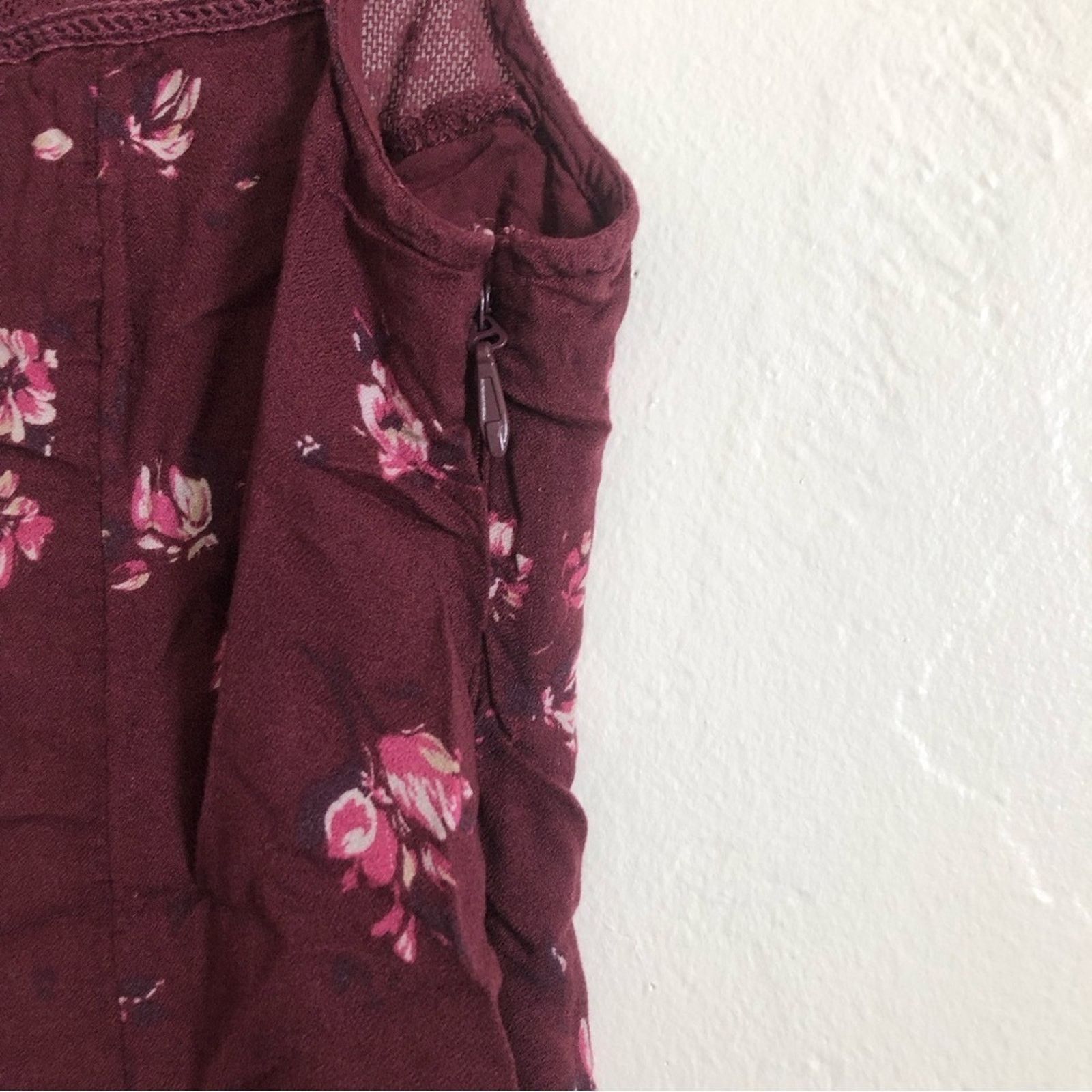 Hollister Hollister Red Fit and Flare Floral Lace Sheer Mini Dress Size XS / US 0-2 / IT 36-38 - 4 Thumbnail