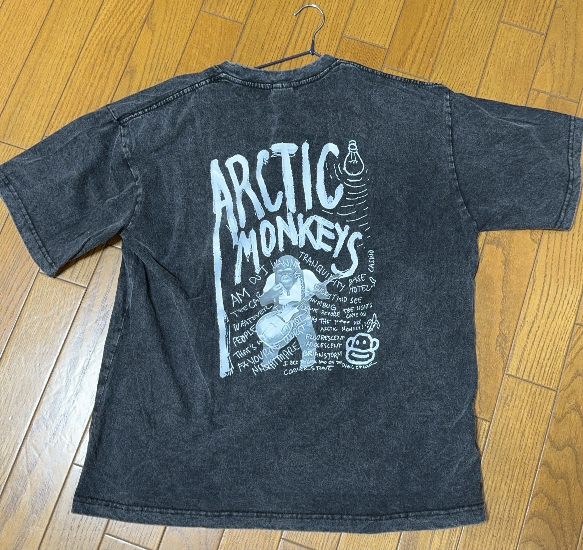 Japanese Brand × Vintage Artic Monkeys Retro Washed T-Shirt Size US XXL / EU 58 / 5 - 2 Thumbnail