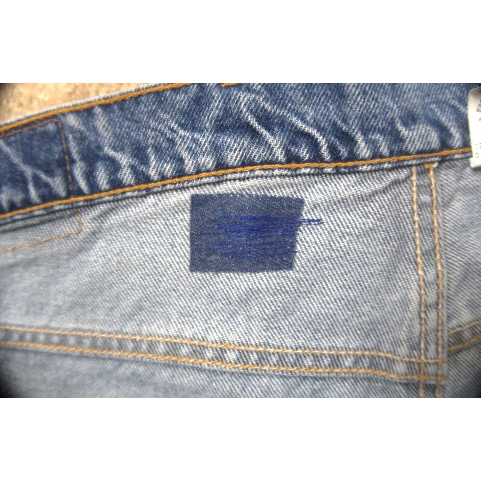 Levi's VINTAGE Levi's 545 Jeans Mens 46x32 Blue Denim Distressed 5-Pocket Baggy Straight Modern Regular 90s Grunge Logo Belt Loops Shirt? Size US 30 / EU 46 - 4 Thumbnail
