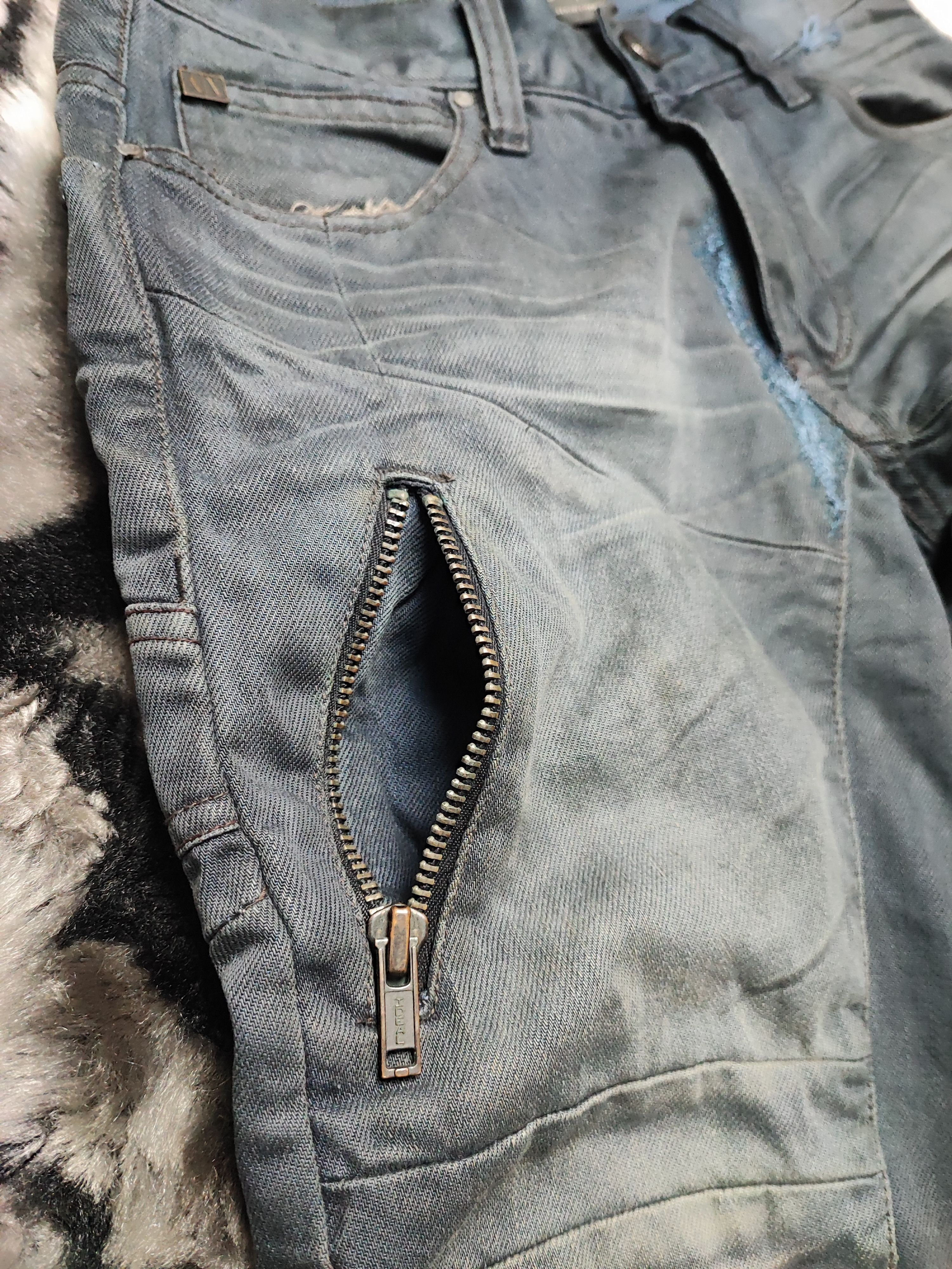 Armani Exchange Armani Exchange Wax Denim Jeans Size US 30 / EU 46 - 7 Thumbnail