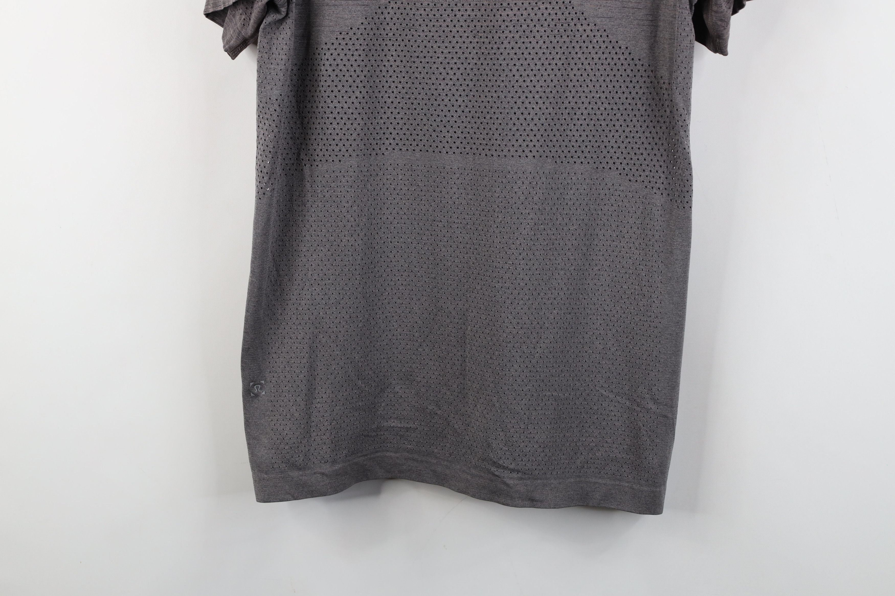 Lululemon Lululemon Metal Vent Tech Vented Henley T-Shirt Heather Gray Size US S / EU 44-46 / 1 - 14 Thumbnail