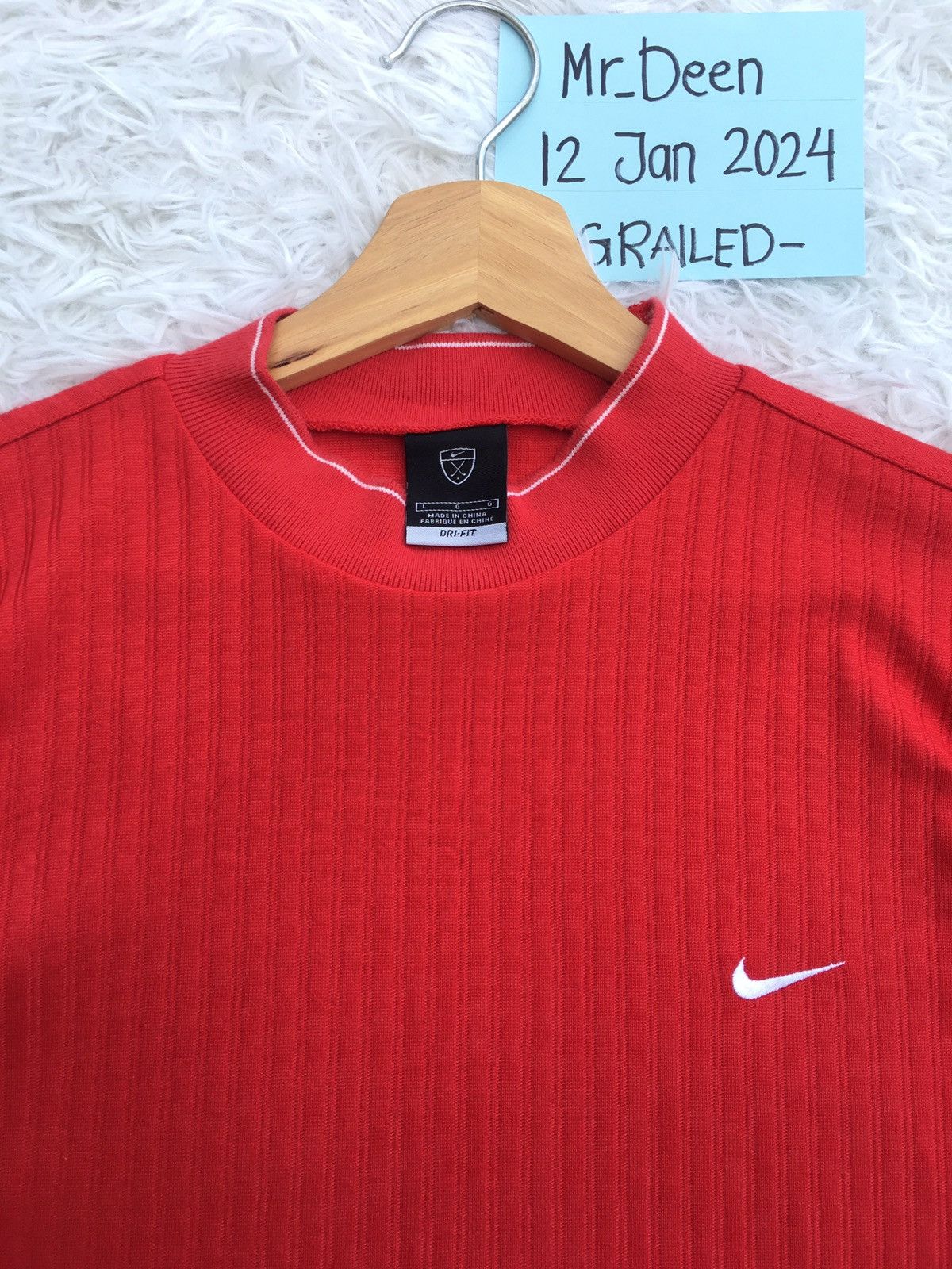 Nike Rare Vintage Nike Swoosh Logo Tshirt Size US L / EU 52-54 / 3 - 12 Thumbnail