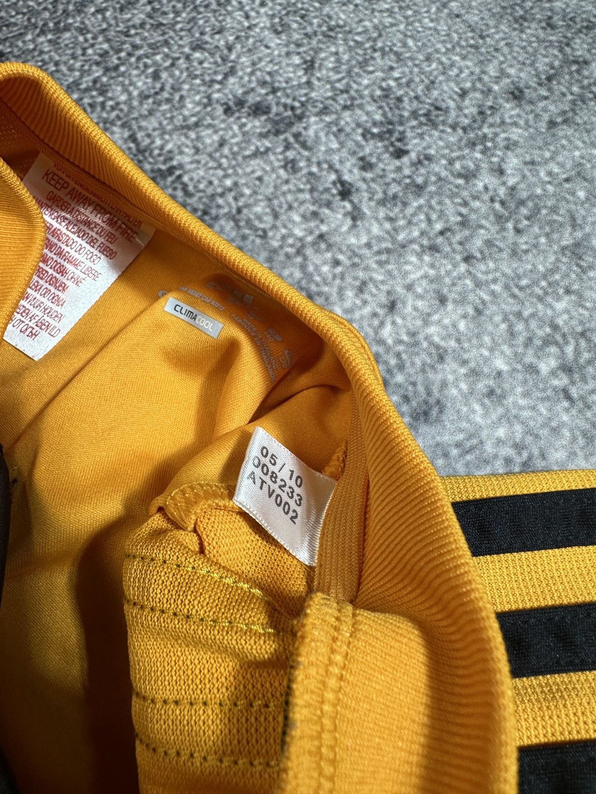 Adidas Adidas Hull City Soccer Jersey Streetwear Rare Casual VTg XS Size US XS / EU 42 / 0 - 4 Thumbnail