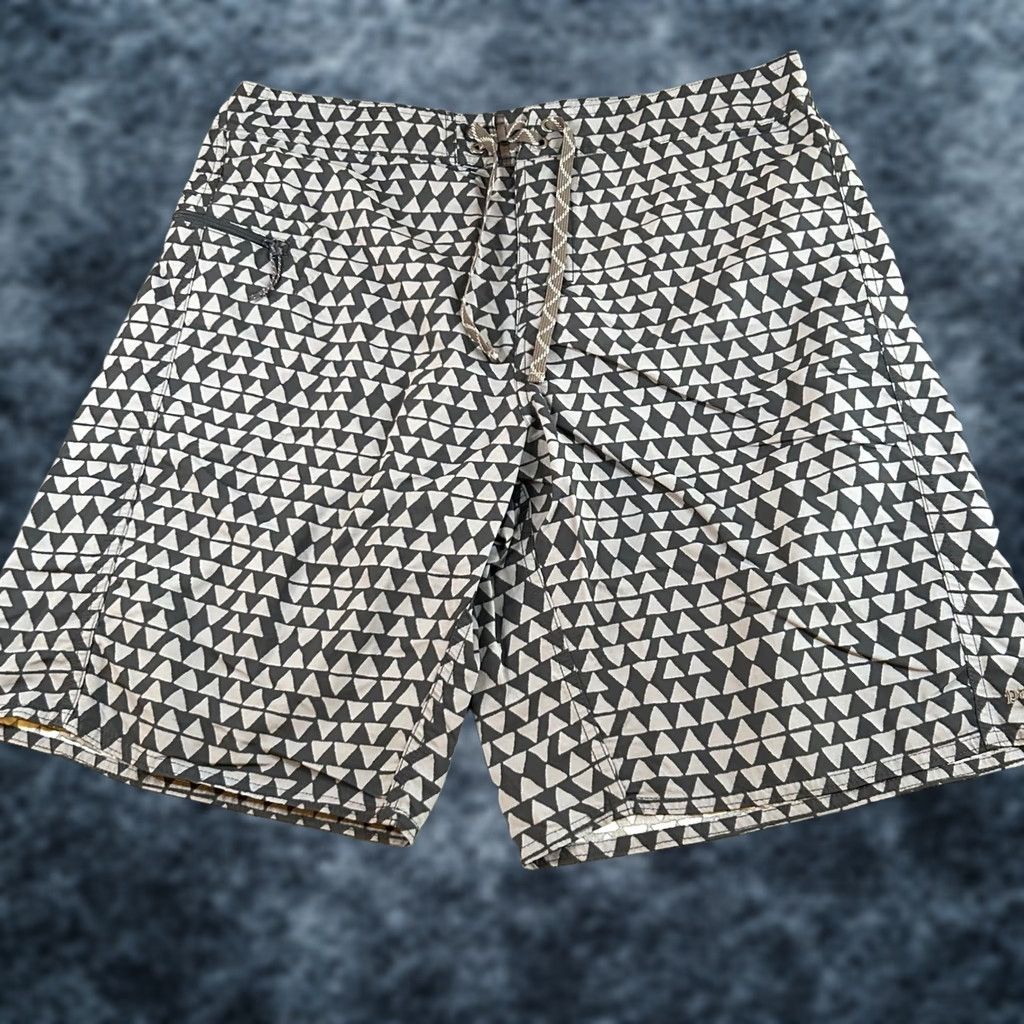 Patagonia Patagonia Wavefarer Board Shorts Mens 36 Gray Geometric Triangle Print Size US 36 / EU 52 - 1 Thumbnail