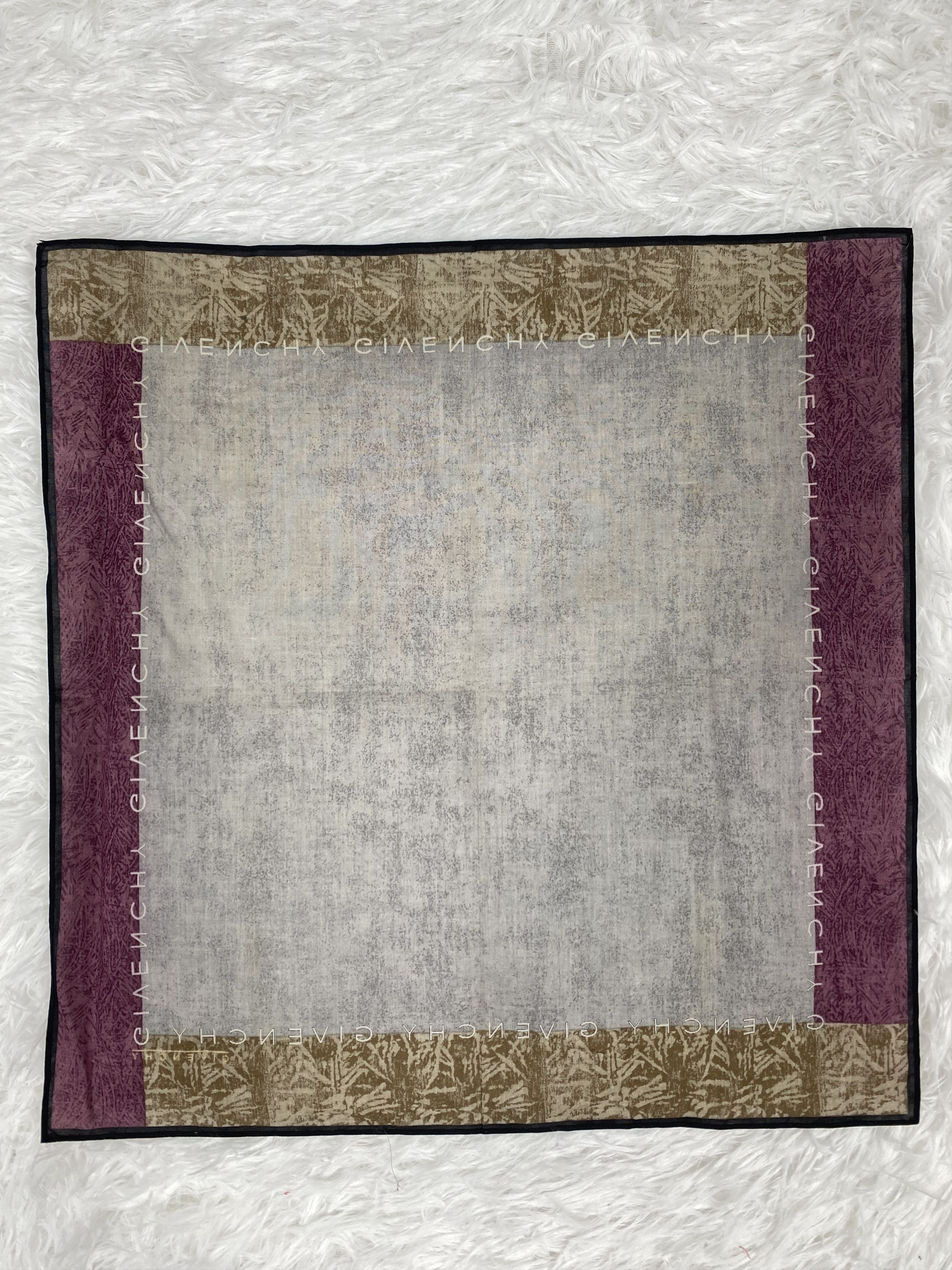 Givenchy × Vintage Vintage Givenchy Handkerchief PH0034 Size ONE SIZE - 4 Thumbnail