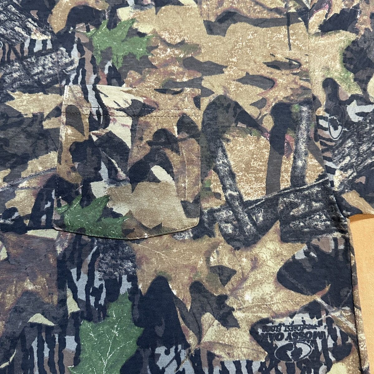 Jerzees *RARE* Jerzees Y2K Camo Pocket Tee Size US L / EU 52-54 / 3 - 2 Thumbnail