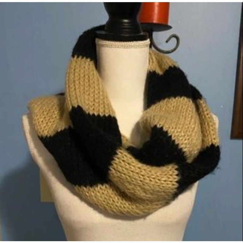 Bdg BDG Urban Outfitters Chunky Knit Infinity Scarf Black Tan Size ONE SIZE - 1 Thumbnail