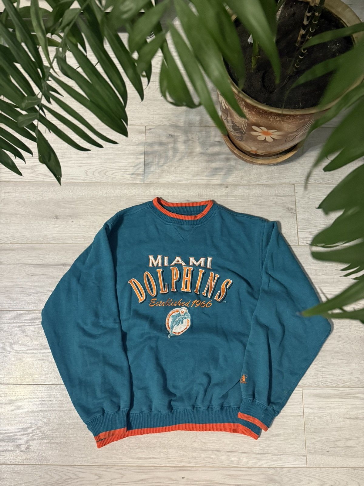 Logo Athletic Vintage 90’s Miami Dolphins Logo Athletic NFL crewneck shirt Size US M / EU 48-50 / 2 - 1 Thumbnail