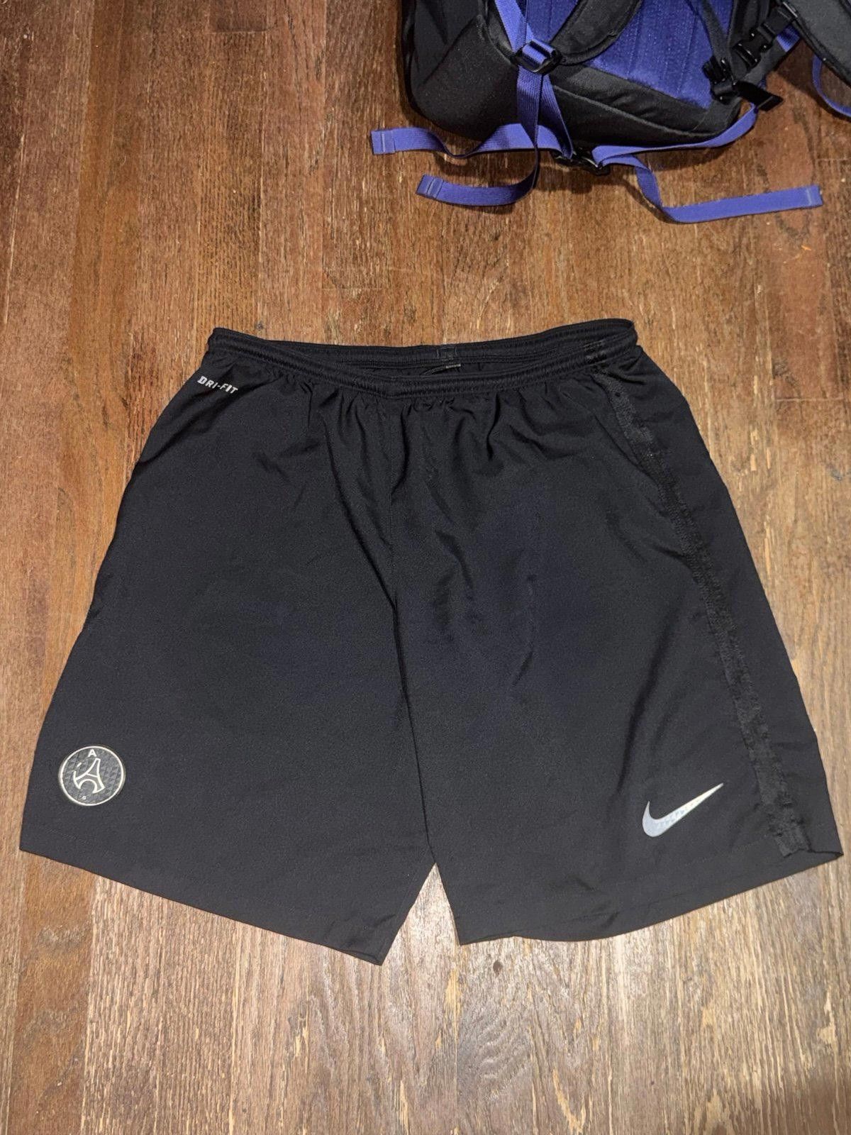 Nike Nike Dri-Fit Super Rare PSG FC Soccer Shorts Sz XL Athletic Size US 36 / EU 52 - 2 Thumbnail
