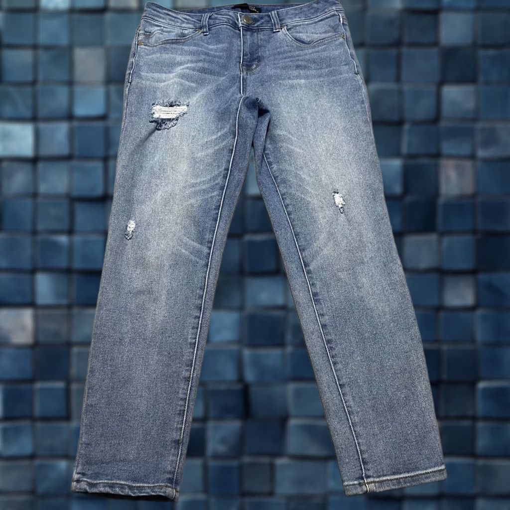 Vintage 1822 Denim Jeans Womens 10 Blue Medium Wash Distressed Tapered Mid Rise 25in Inseam Regular Size 10 Size 32" / US 10 / IT 46 - 1 Thumbnail